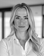 Anya Scuderi Headshot